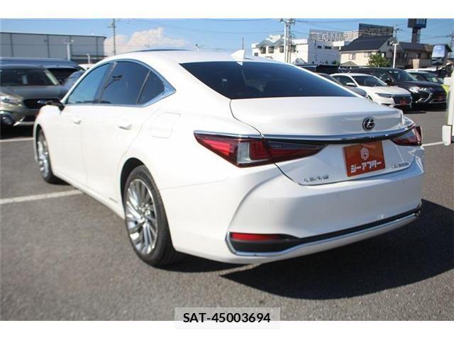 Lexus ES 2019-02 7220870-10