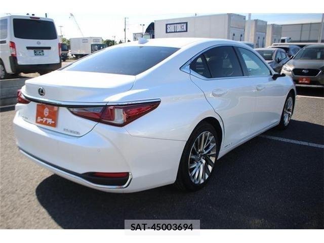 Lexus ES 2019-02 7220870-12