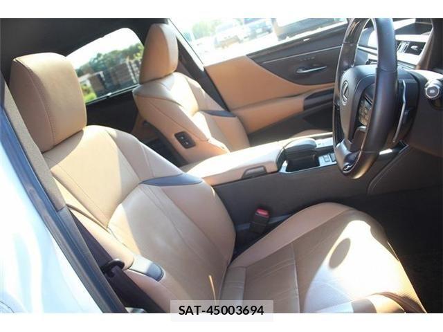 Lexus ES 2019-02 7220870-26