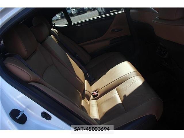 Lexus ES 2019-02 7220870-29