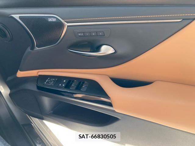 Lexus ES 2024-04 7220882-13