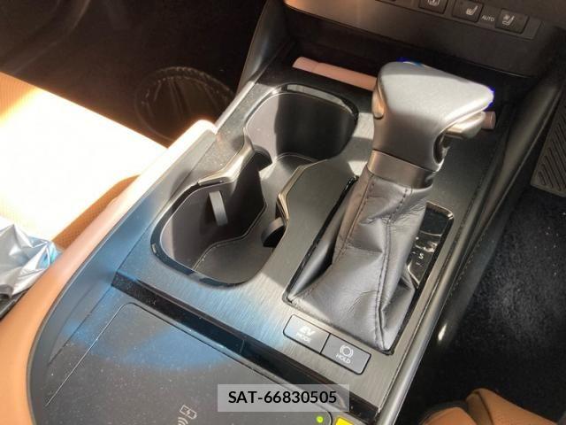 Lexus ES 2024-04 7220882-25