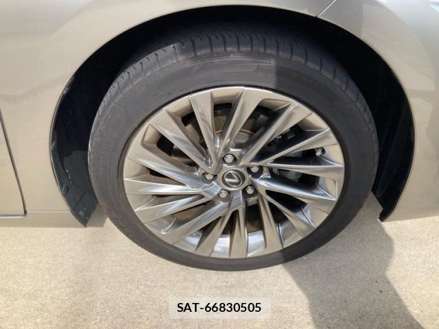 Lexus ES 2024-04 7220882-3