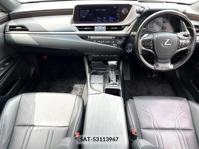 Lexus ES 2020-01 7220877-1