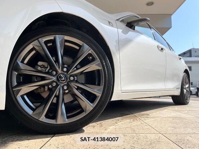 Lexus ES 2021-05 7220876-12
