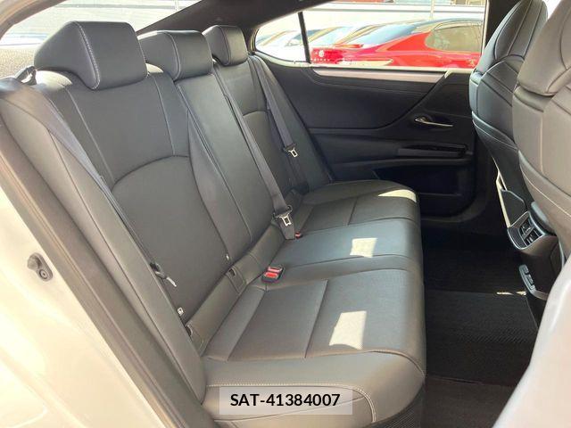Lexus ES 2021-05 7220876-8