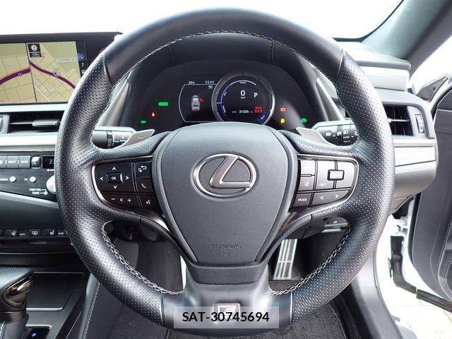 Lexus ES 2021-06 7220878-11