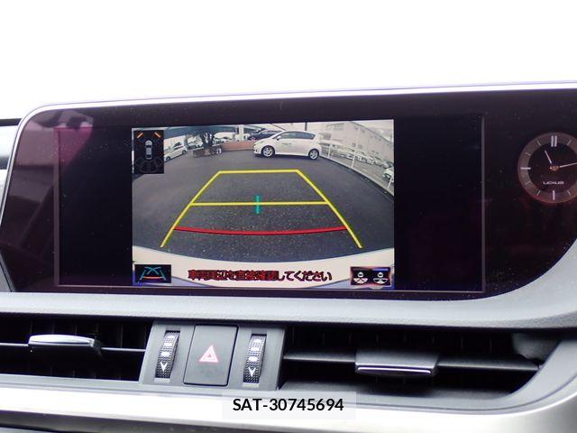 Lexus ES 2021-06 7220878-18