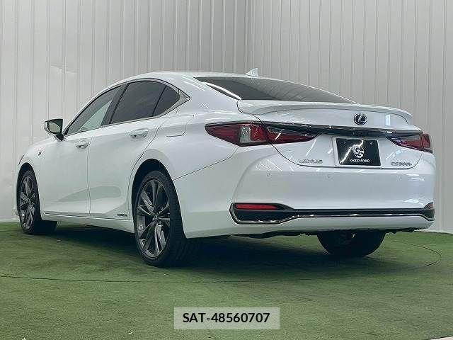 Lexus ES 2020-09 7251304-16