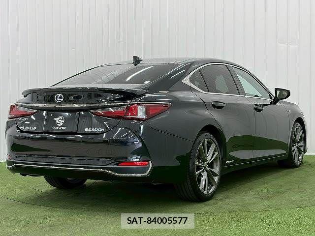 Lexus ES 2019-06 7251305-15
