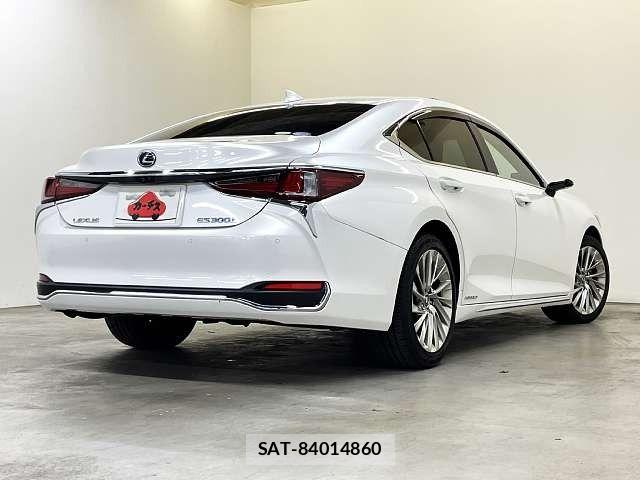 Lexus ES 2019-03 7272215-2