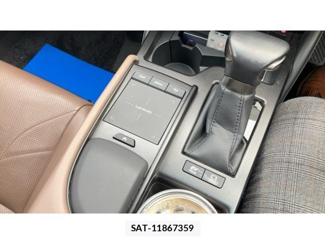 Lexus ES 2022-01 7328008-13