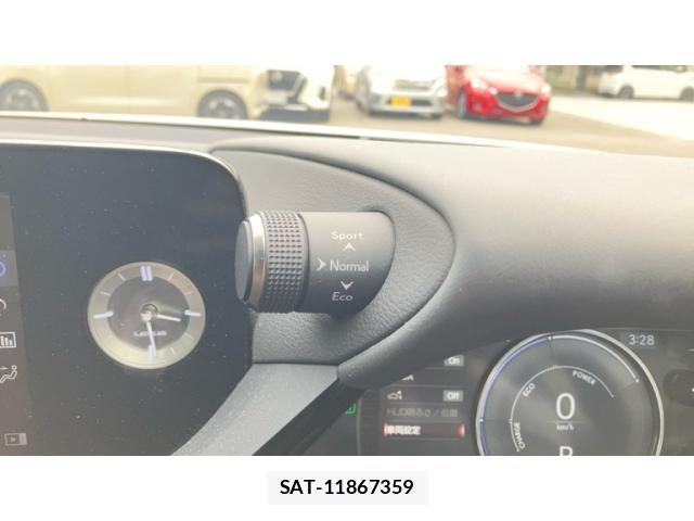 Lexus ES 2022-01 7328008-17