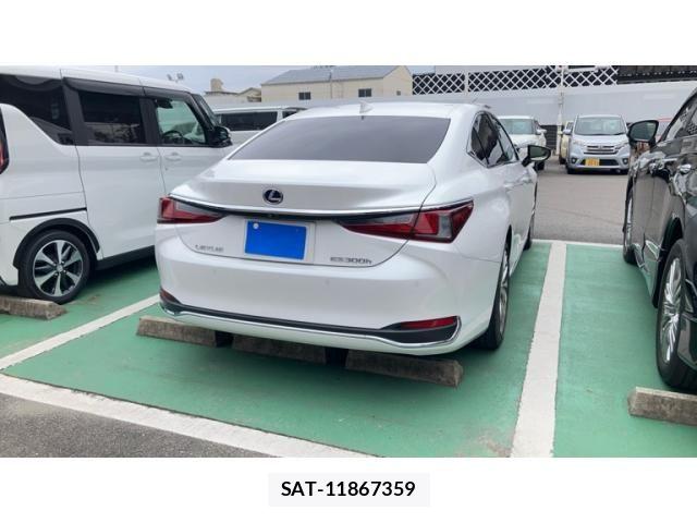 Lexus ES 2022-01 7328008-1