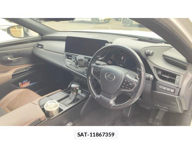 Lexus ES 2022-01 7328008-26