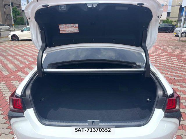 Lexus ES 2019-04 7358467-9