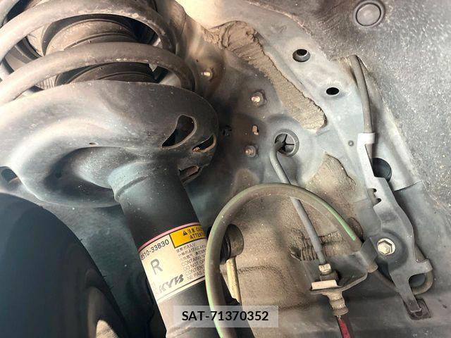 Lexus ES 2019-04 7358467-19
