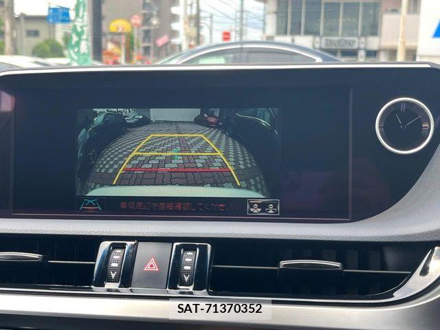 Lexus ES 2019-04 7358467-6
