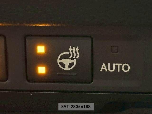 Lexus ES 2019-03 7358460-10