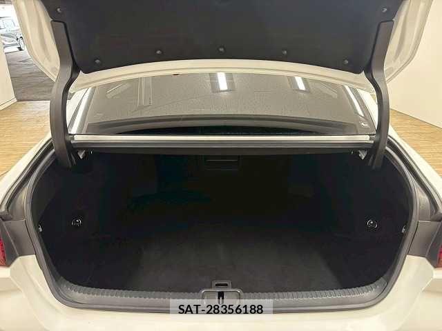 Lexus ES 2019-03 7358460-12