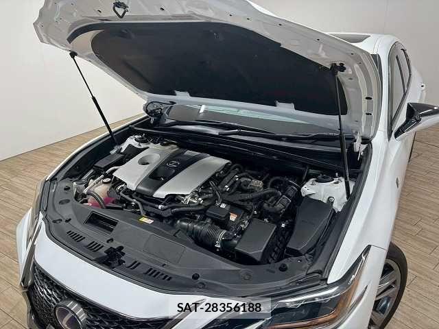 Lexus ES 2019-03 7358460-17
