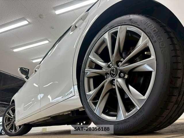 Lexus ES 2019-03 7358460-18