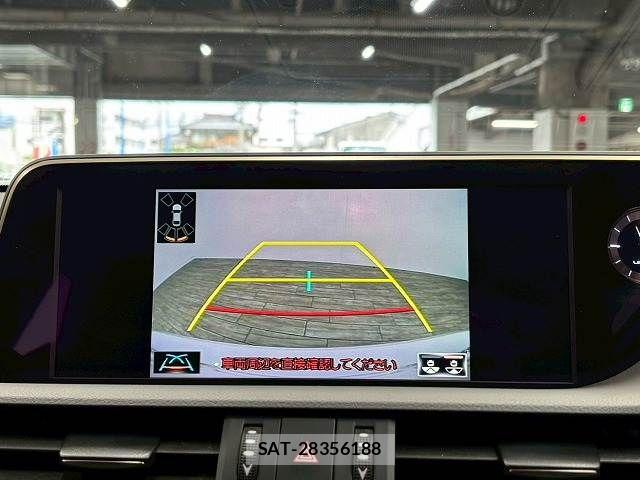 Lexus ES 2019-03 7358460-3
