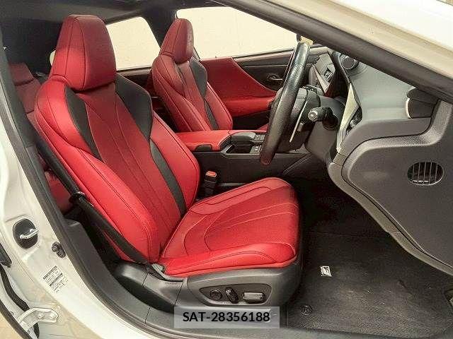 Lexus ES 2019-03 7358460-4