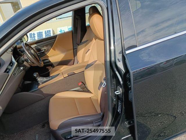 Lexus ES 2021-05 7358471-9