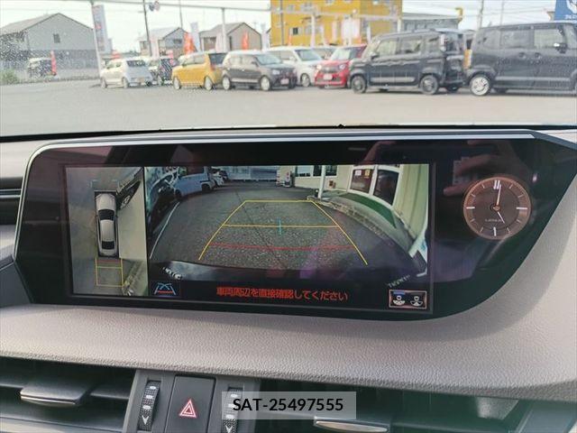 Lexus ES 2021-05 7358471-18