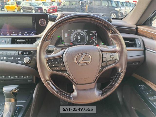 Lexus ES 2021-05 7358471-1
