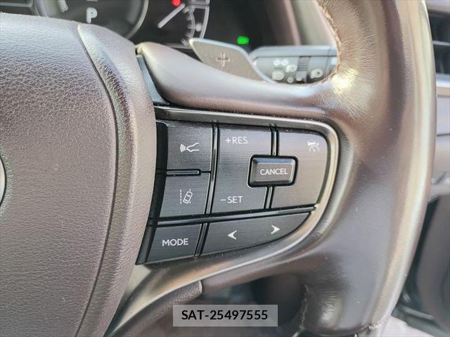 Lexus ES 2021-05 7358471-23