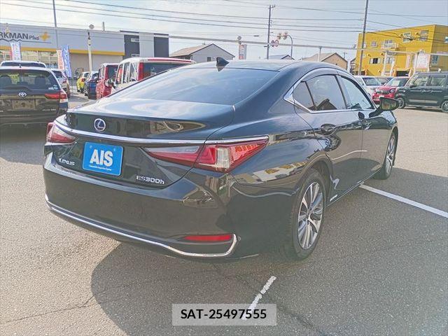 Lexus ES 2021-05 7358471-2