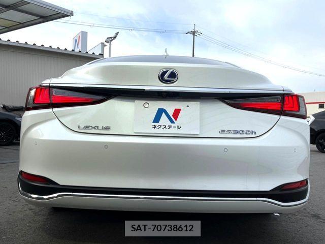 Lexus ES 2020-05 7358461-15