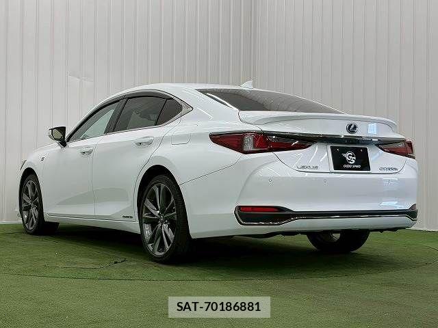 Lexus ES 2020-02 7358464-16