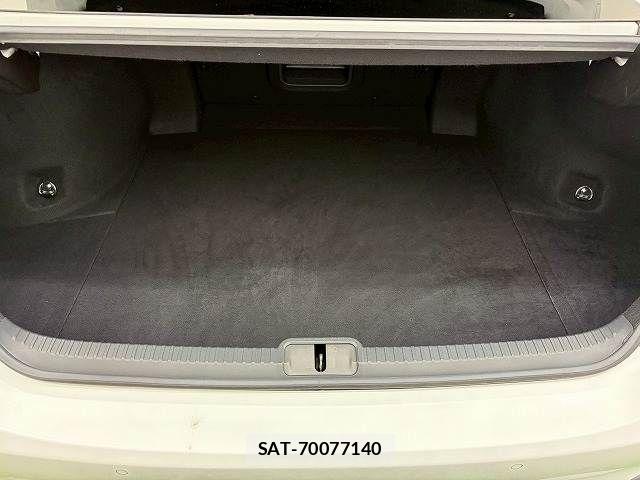 Lexus ES 2019-01 7358462-10