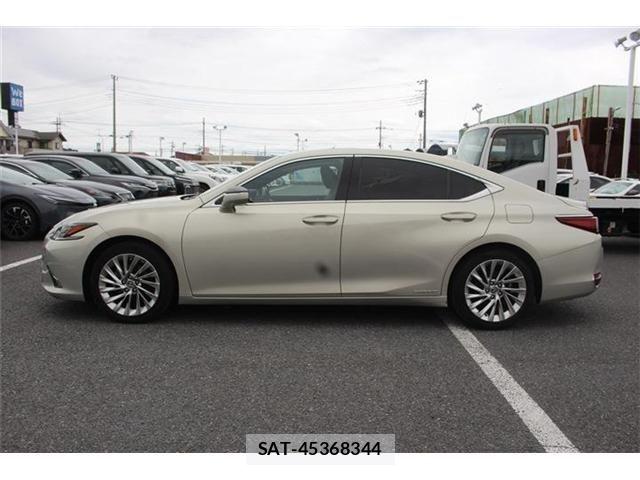 Lexus ES 2019-10 7392655-9