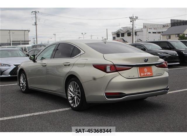 Lexus ES 2019-10 7392655-10