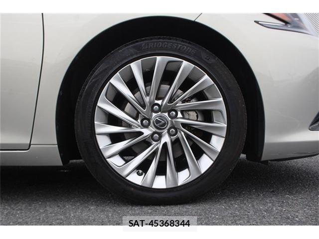 Lexus ES 2019-10 7392655-14