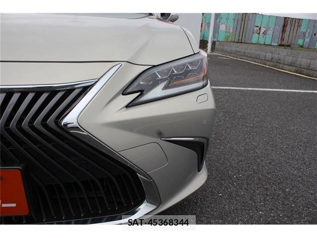 Lexus ES 2019-10 7392655-22