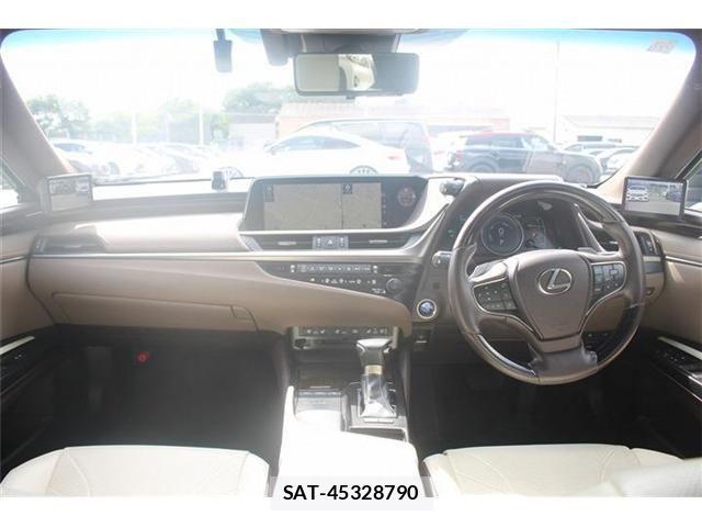 Lexus ES 2018-11 7392653-16