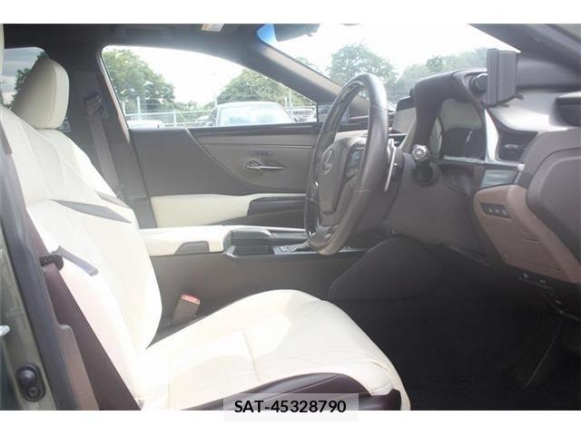 Lexus ES 2018-11 7392653-24