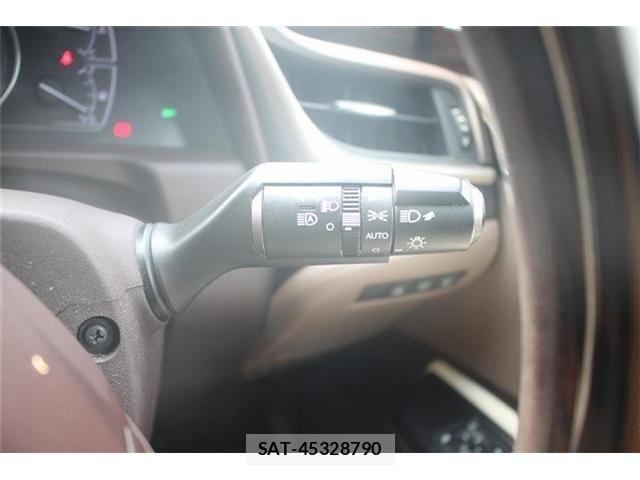 Lexus ES 2018-11 7392653-28