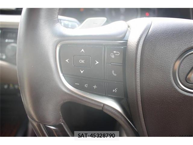 Lexus ES 2018-11 7392653-29