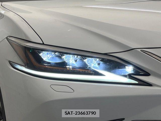 Lexus ES 2018-12 7455361-13