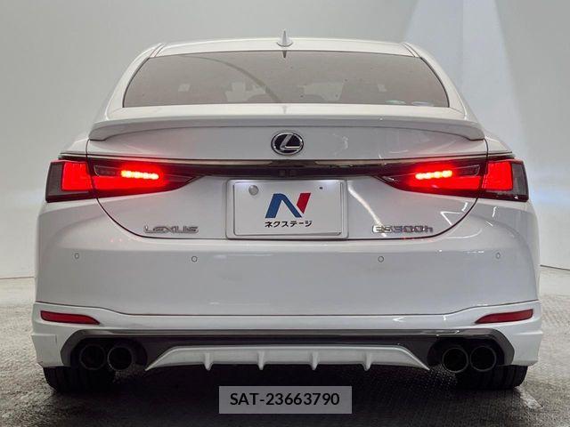 Lexus ES 2018-12 7455361-17