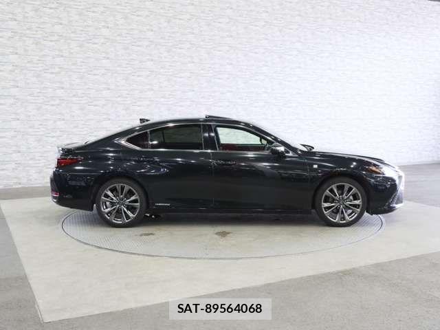 Lexus ES 2019-06 7455364-12