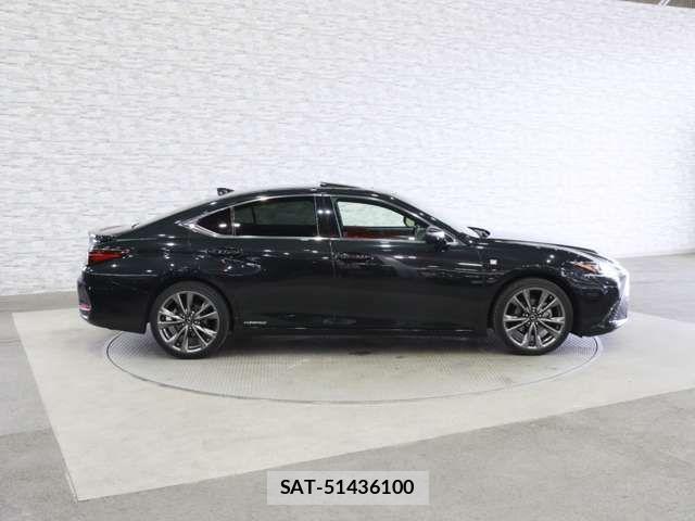 Lexus ES 2019-01 7455362-12