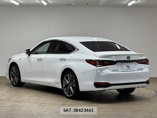 Lexus ES 2020-08 7501247-16
