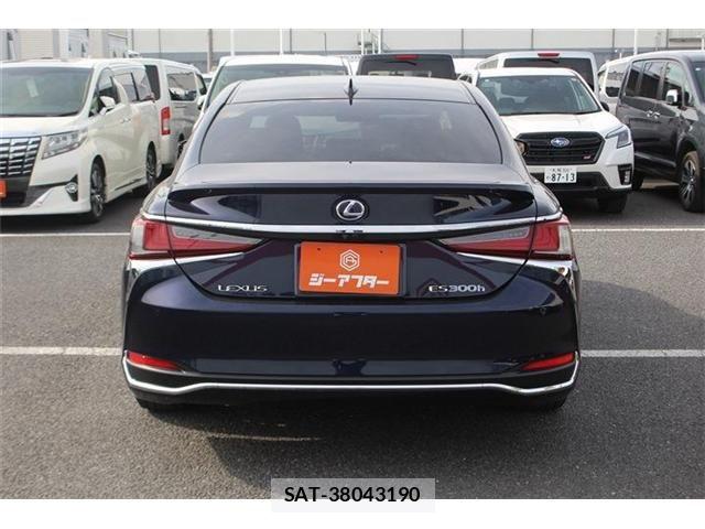 Lexus ES 2019-05 7509008-11